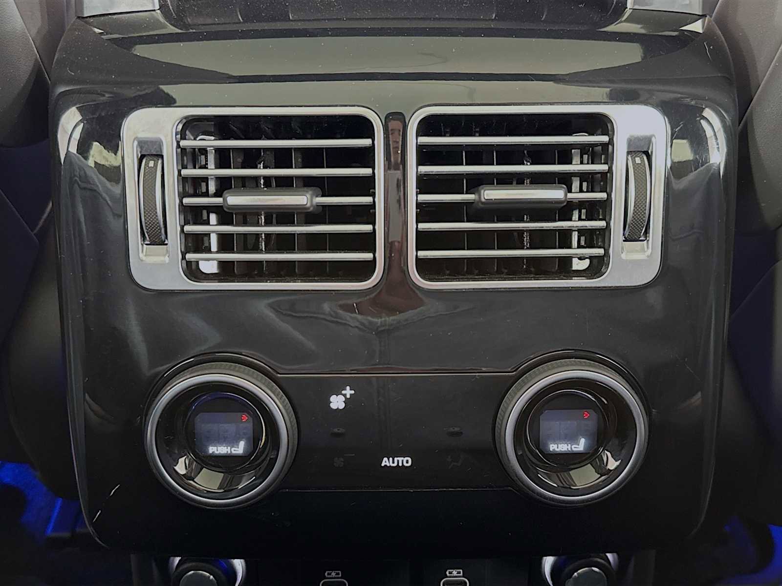 Used 2022 Land Rover Range Rover P525 Westminster Edition image 25