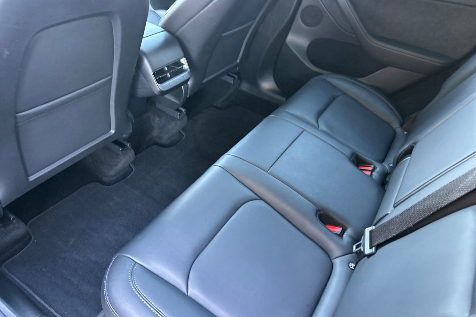 Used 2023 Tesla Model Y Long Range image 13