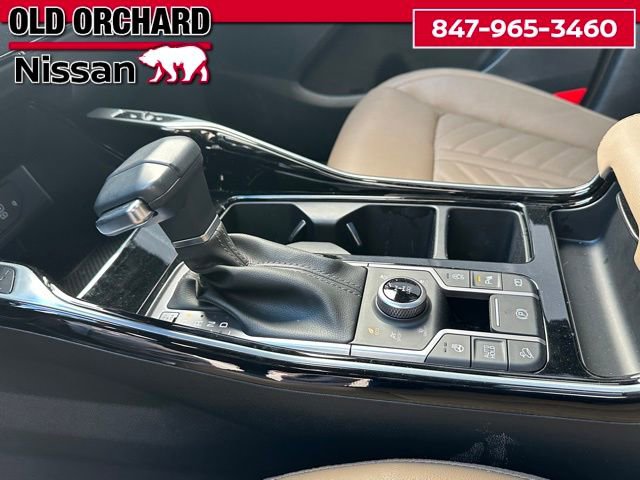 Used 2025 Kia Sorento SX Prestige w/ Olive Brown Leather Package AWD/4WD image 12