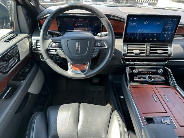 Used 2022 Lincoln Navigator Reserve w/ Equipment Group 201A image 18