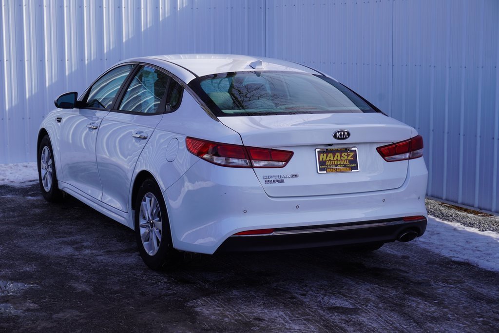 Used 2017 Kia Optima LX w/ Convenience Package image 4