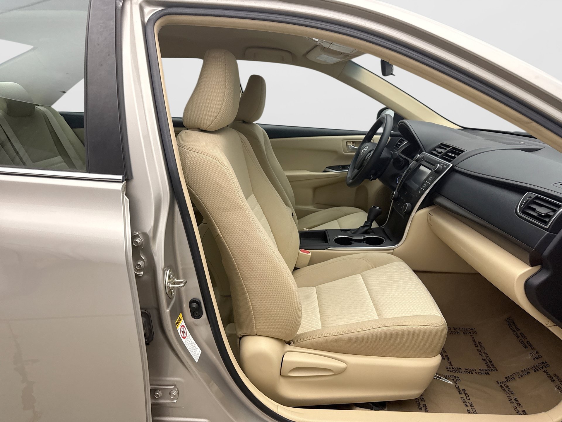Used 2016 Toyota Camry LE FWD image 16