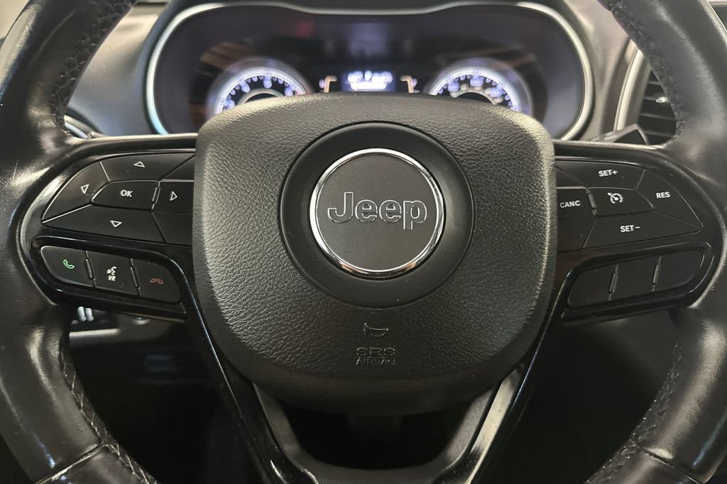 Used 2019 Jeep Cherokee Latitude Plus FWD image 23