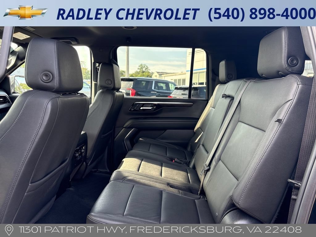 Certified 2025 Chevrolet Suburban LT AWD/4WD image 12