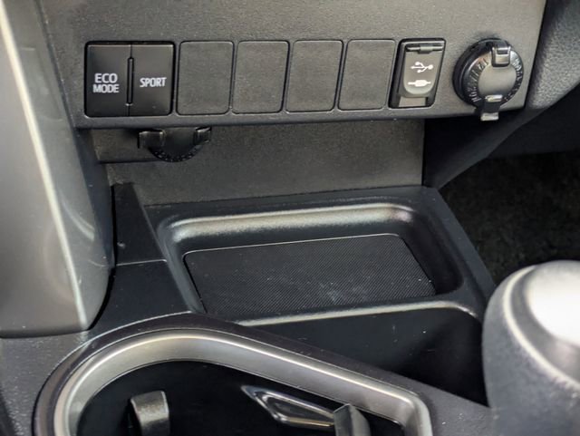 Used 2018 Toyota RAV4 XLE image 16