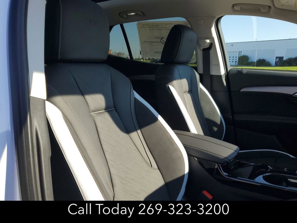 New 2025 Buick Envision Sport Touring image 31