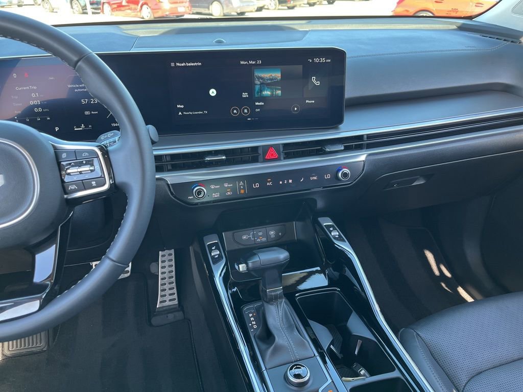 Used 2025 Kia Sorento SX image 17