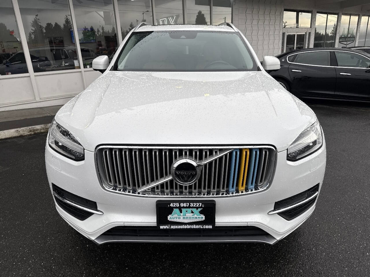 Used 2016 Volvo XC90 T6 Momentum w/ Momentum Plus Package AWD/4WD image 12