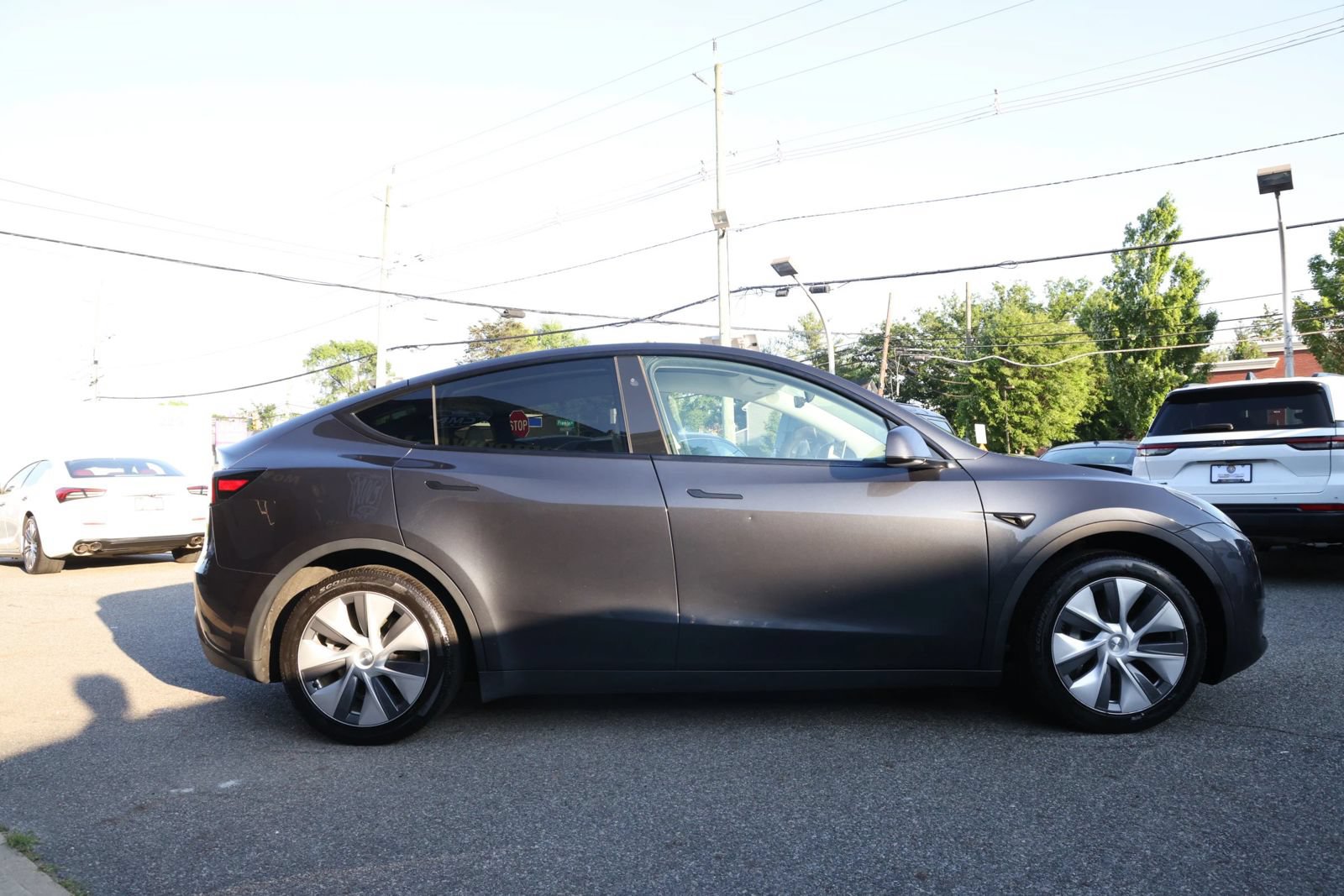 Used 2024 Tesla Model Y Long Range AWD/4WD image 4
