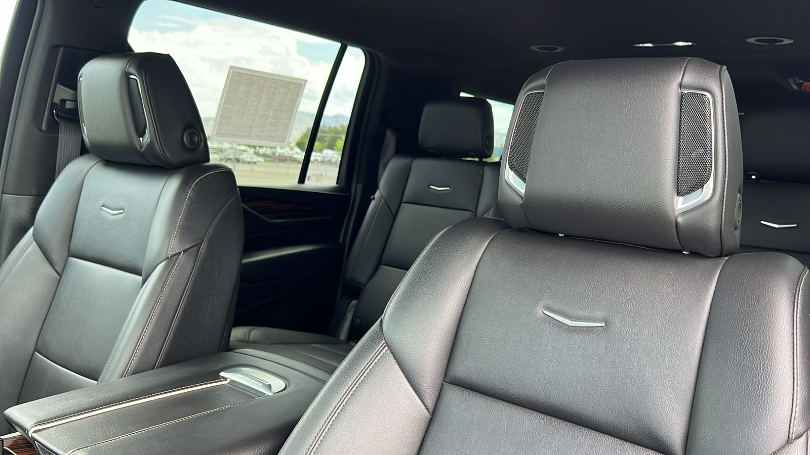 Used 2022 Cadillac Escalade ESV Luxury AWD/4WD image 22