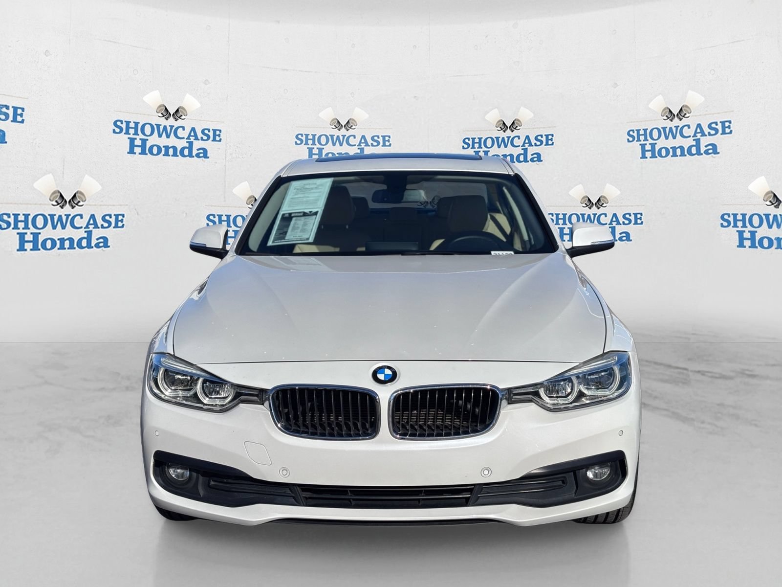 Used 2018 BMW 320i xDrive Sedan AWD/4WD image 6