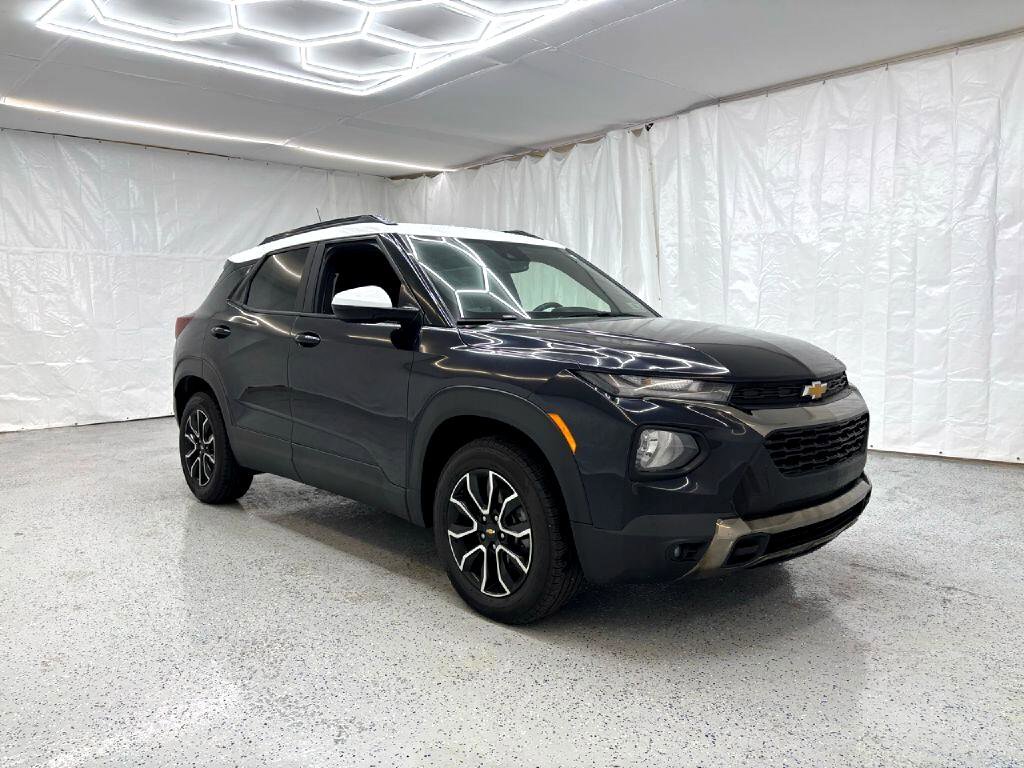 Used 2021 Chevrolet TrailBlazer ACTIV w/ Sun and Liftgate Package image 1
