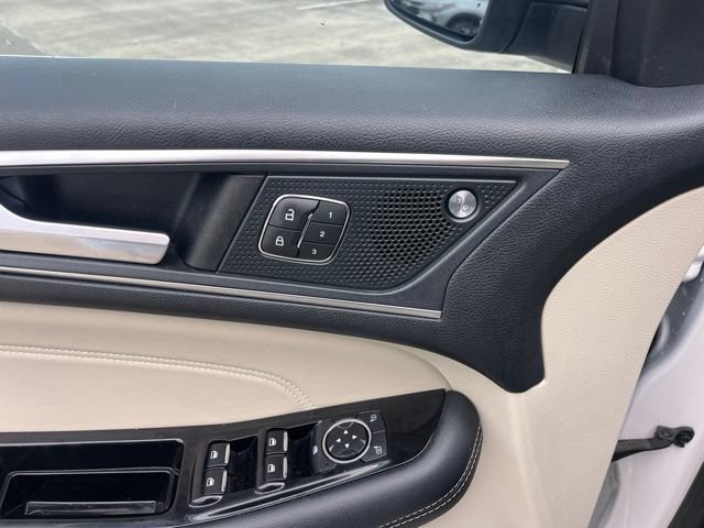 Used 2019 Ford Edge Titanium FWD image 12