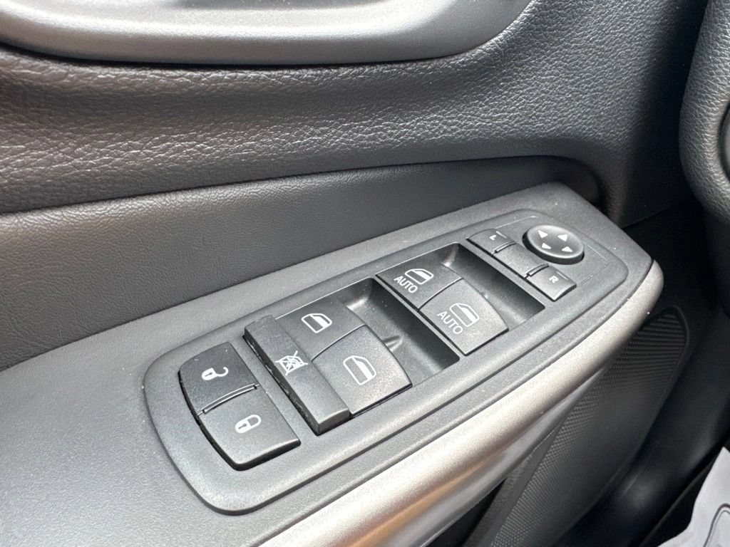 Used 2020 Jeep Cherokee Limited AWD/4WD image 8