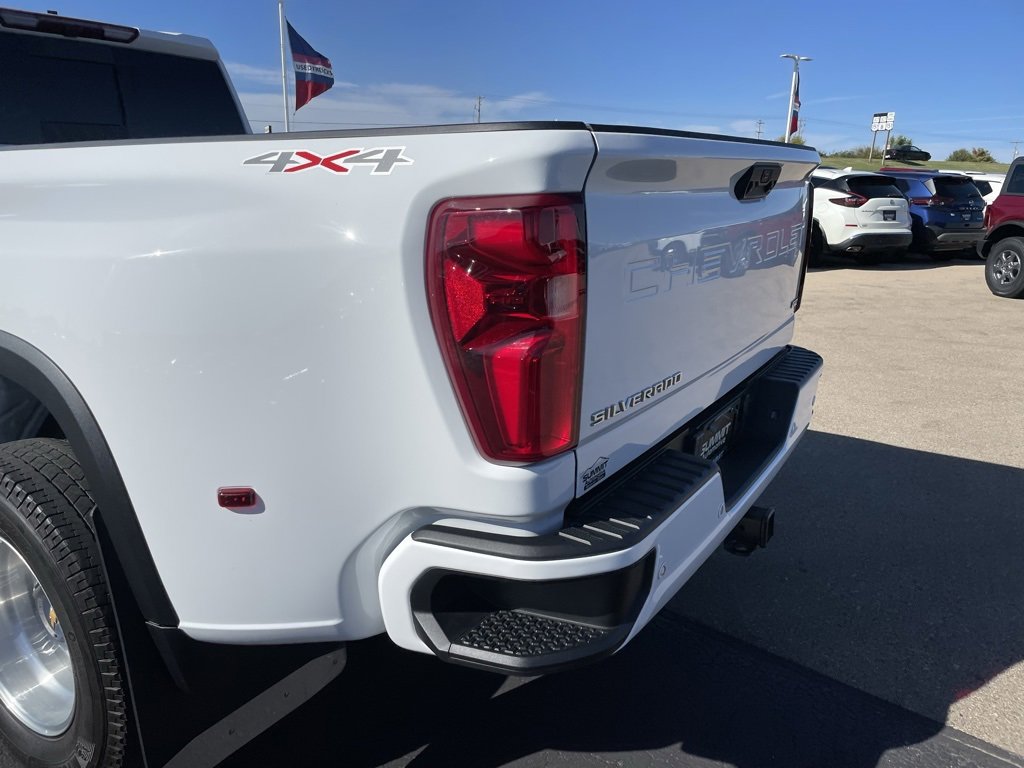 Used 2024 Chevrolet Silverado 3500 LTZ w/ LTZ Plus Package image 29