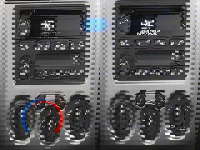 Used 2010 Chevrolet Colorado LT image 9