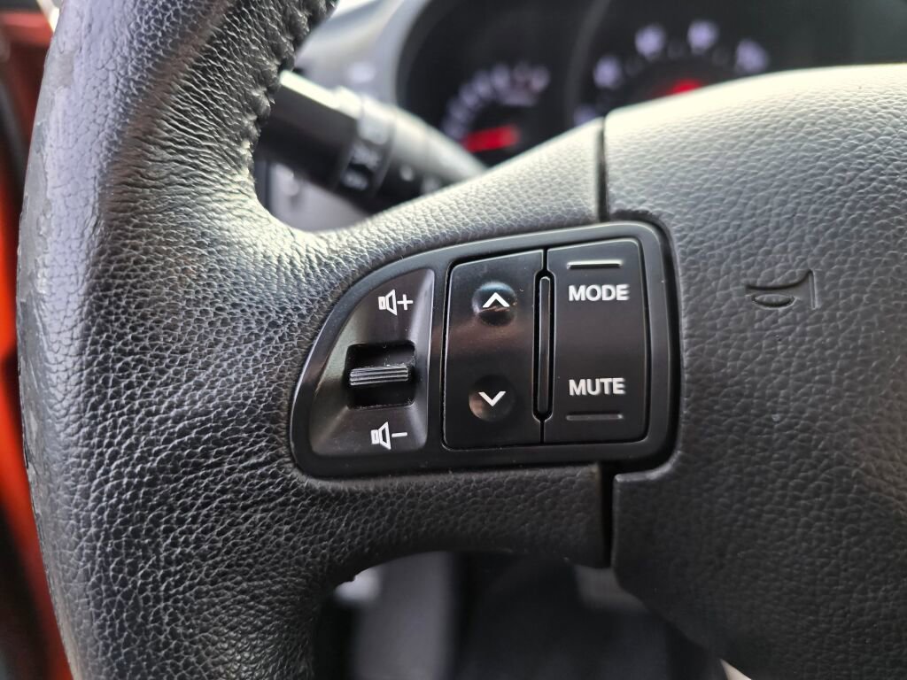 Used 2011 Kia Sportage SX w/ Premium Pkg w/Leather Seats image 27