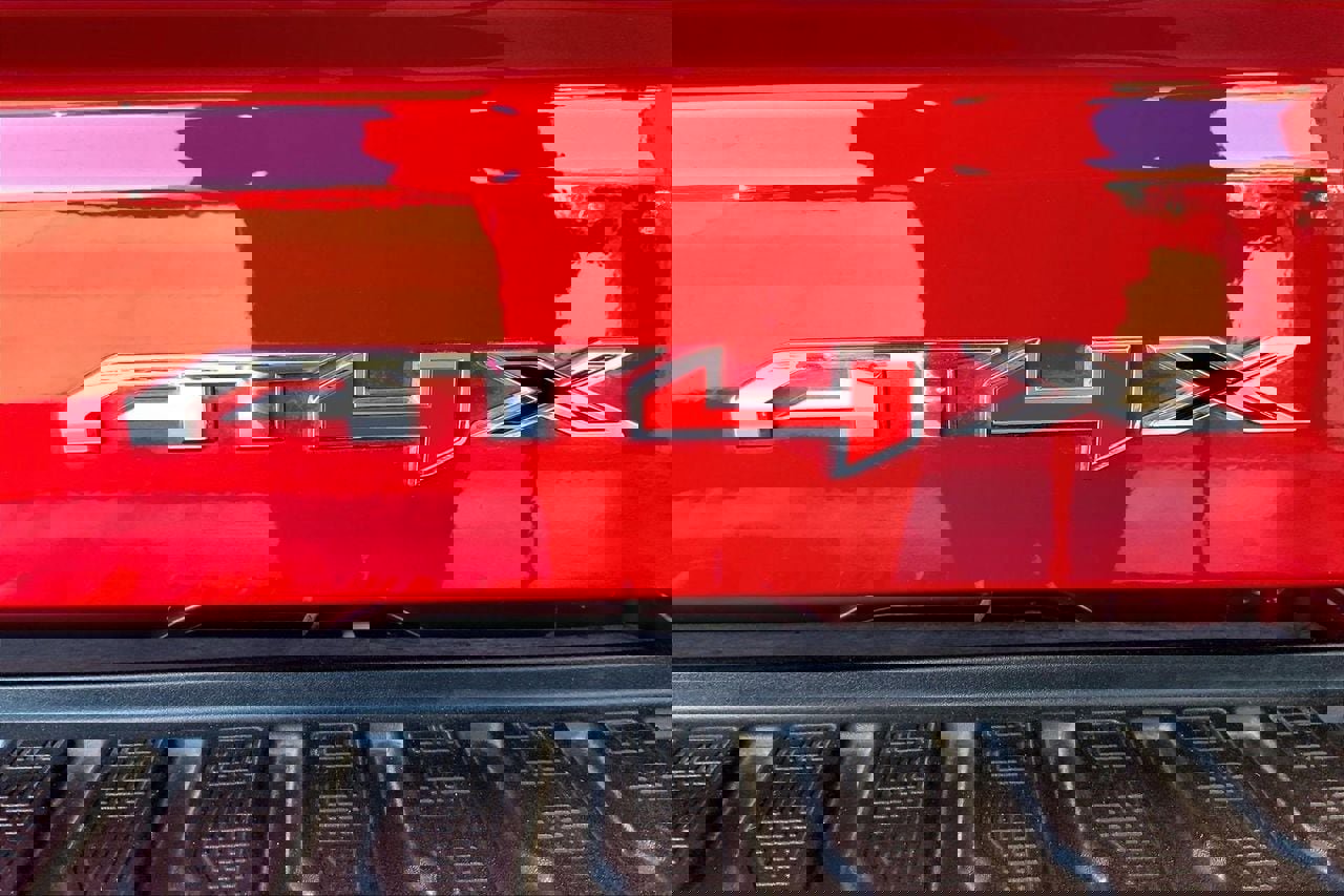 Used 2024 GMC Sierra 1500 AT4X image 31