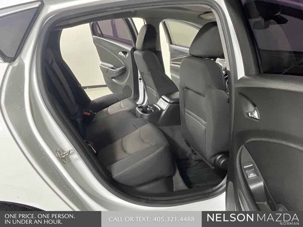 Used 2018 Chevrolet Volt LT w/ Comfort Package FWD image 15