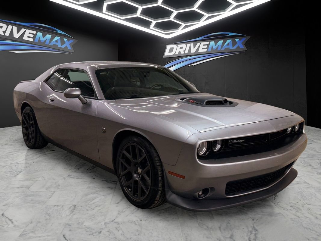 Used 2016 Dodge Challenger R/T Scat Pack RWD image 3