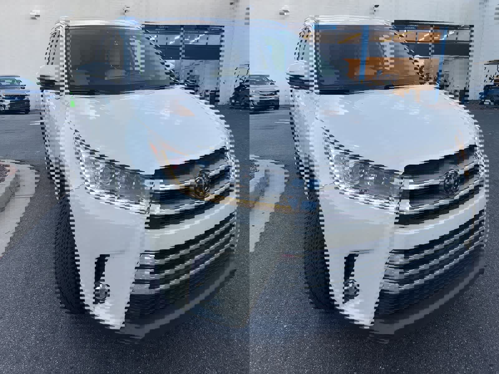 Used 2017 Toyota Highlander Limited image 13