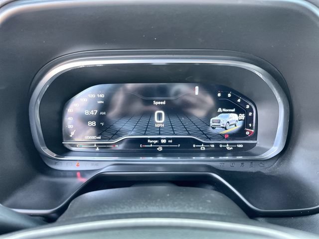 Used 2023 GMC Yukon AT4 w/ Technology Package AWD/4WD image 17