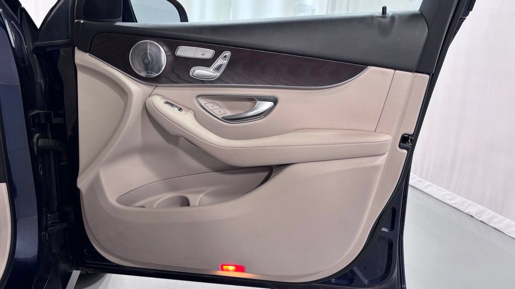 Used 2019 Mercedes-Benz GLC 300 4MATIC image 20