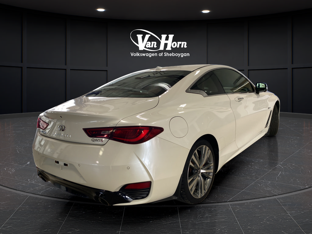 Used 2017 INFINITI Q60 Red Sport 400 AWD/4WD image 7