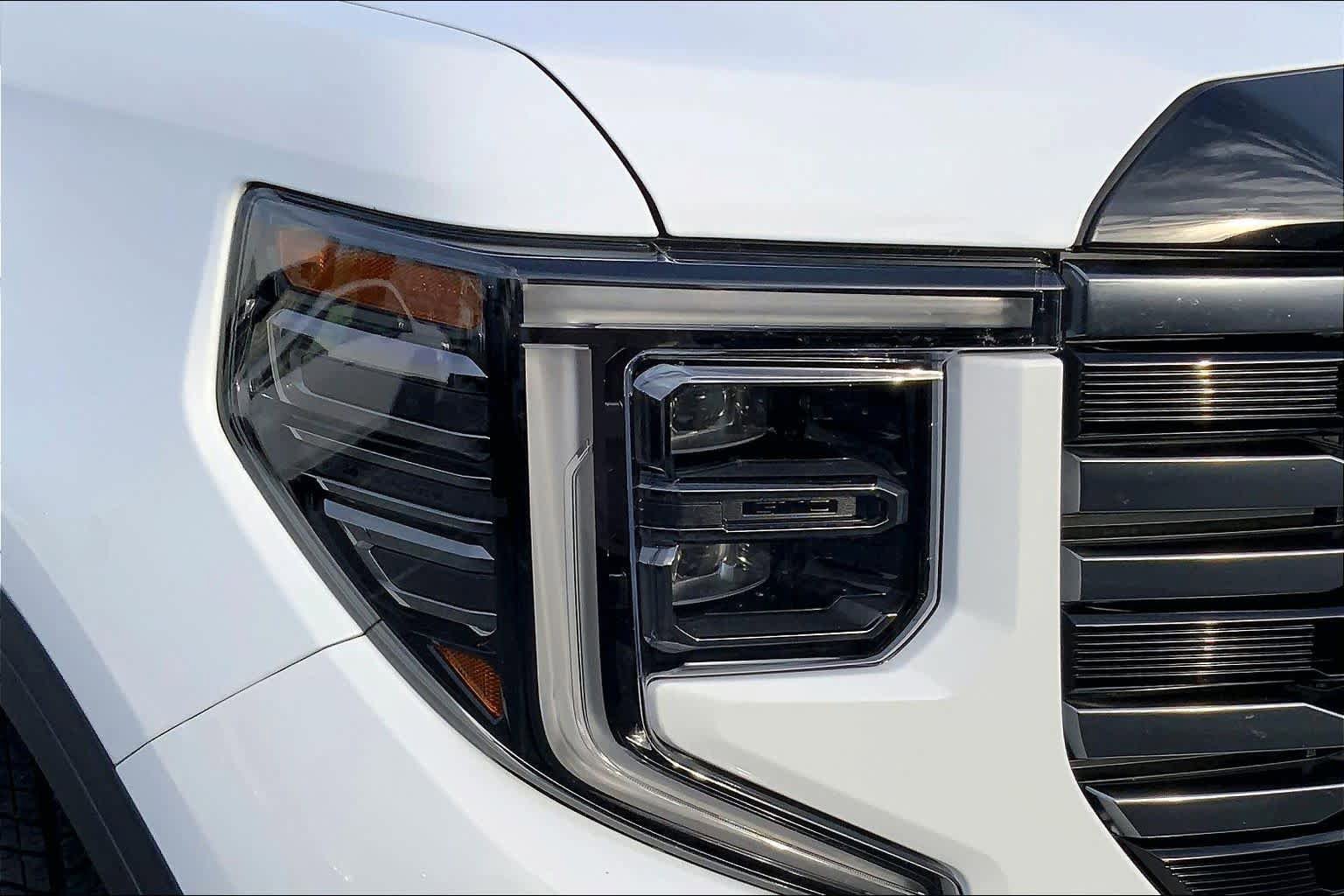 Used 2026 GMC Sierra 1500 AT4 w/ AT4 Premium Package AWD/4WD image 26