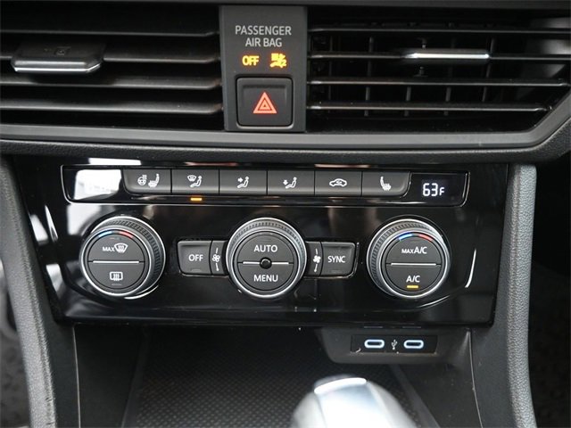 Used 2020 Volkswagen Jetta SE image 4