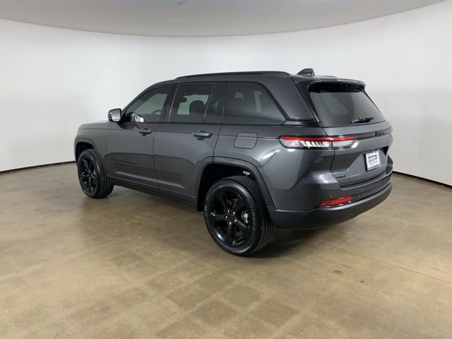 Used 2023 Jeep Grand Cherokee Altitude image 14