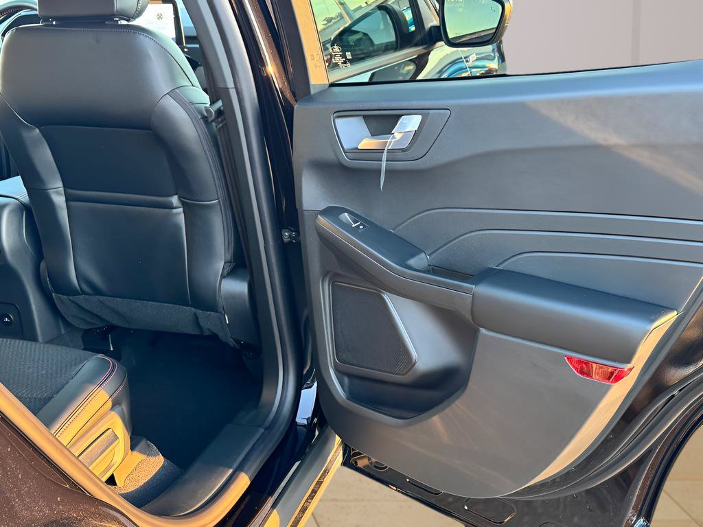 New 2026 Ford Escape ST-Line w/ Cold Weather Package FWD image 28