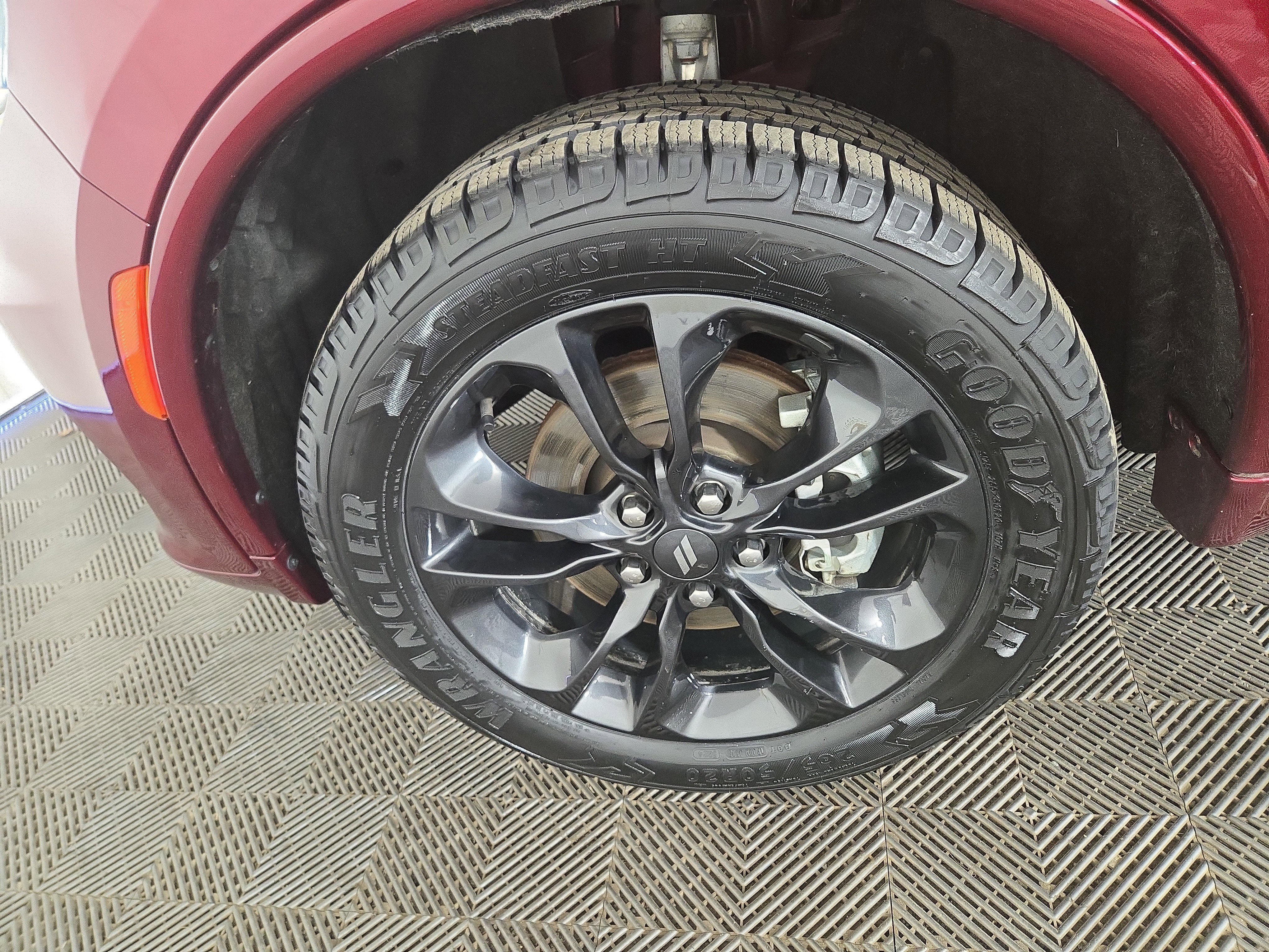 Used 2022 Dodge Durango GT image 36