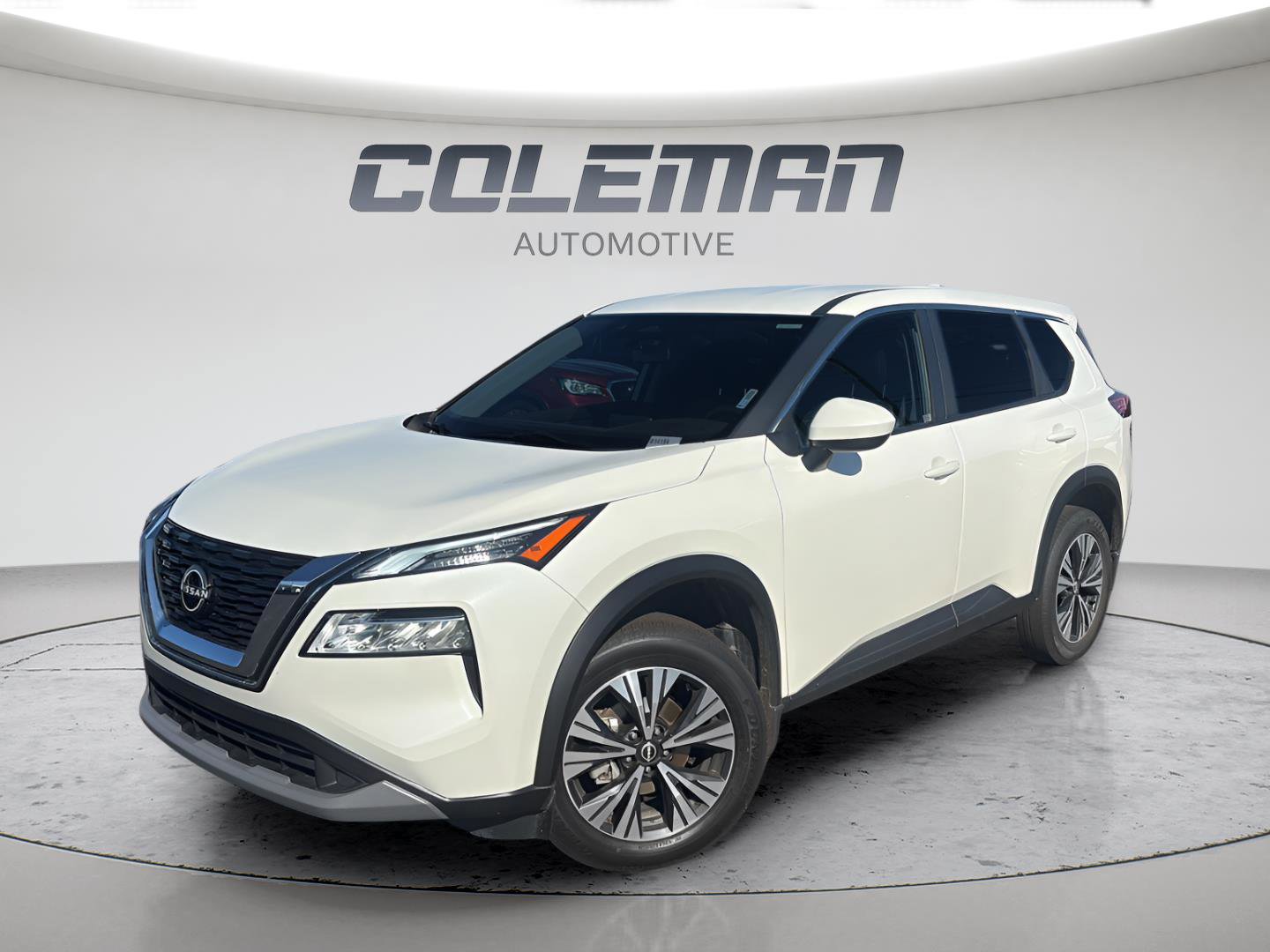 Used 2023 Nissan Rogue SV image 1