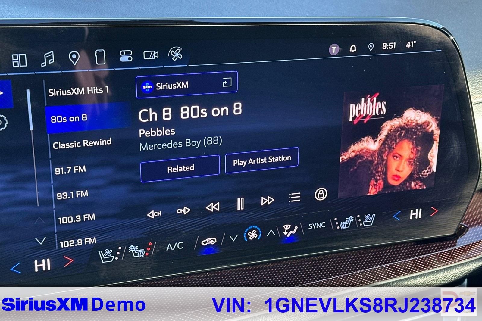 Certified 2024 Chevrolet Traverse RS image 35