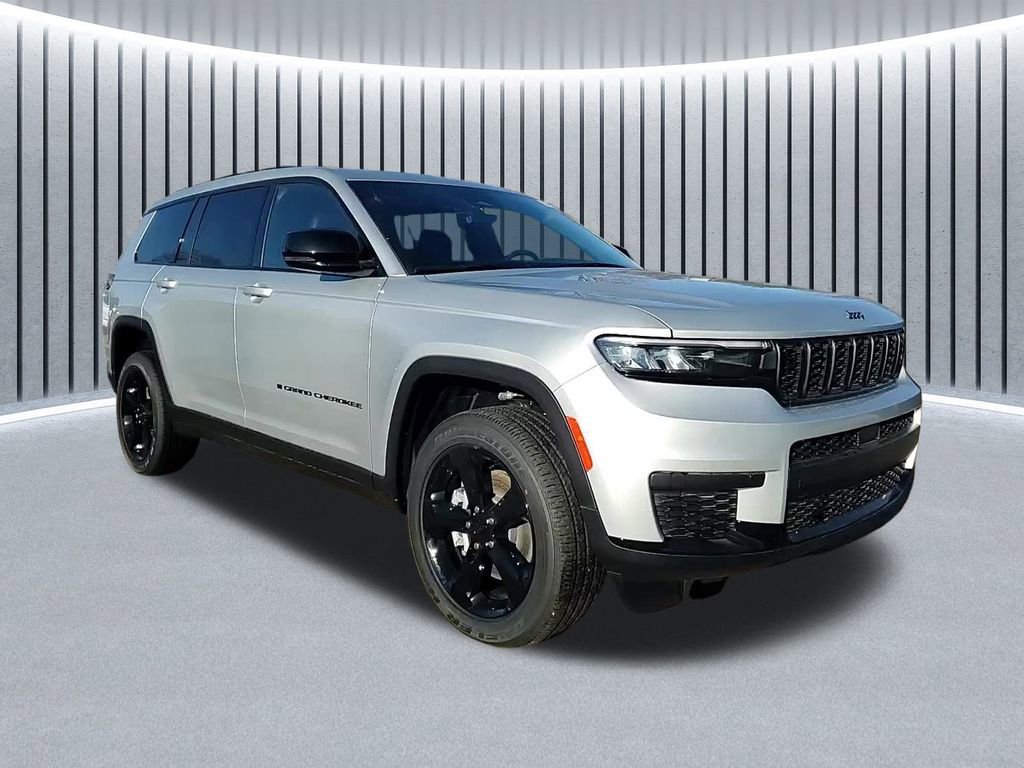 New 2025 Jeep Grand Cherokee L Altitude AWD/4WD image 1