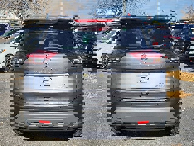 Used 2023 Nissan Rogue SV image 5