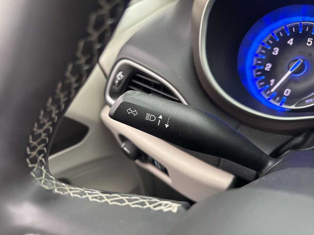 Used 2024 Chrysler Voyager LX image 16