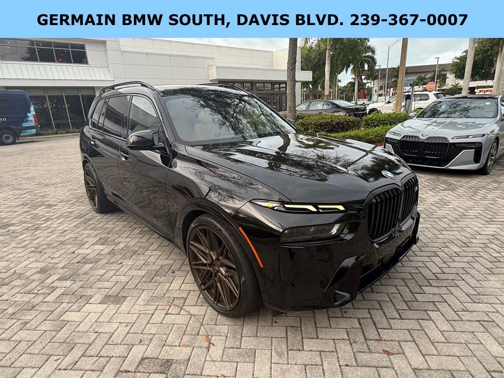 Used 2023 BMW X7 M60i image 12