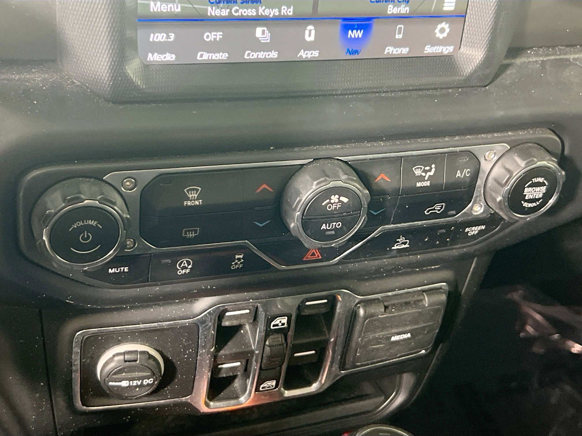 Used 2021 Jeep Wrangler Sport S w/ Sun And Sound Package image 16