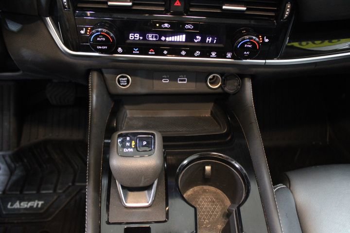 Used 2023 Nissan Rogue SL w/ SL Premium Package image 30