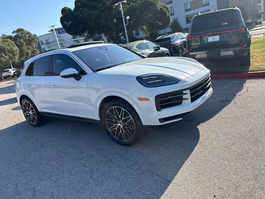 Used 2024 Porsche Cayenne AWD/4WD image 7