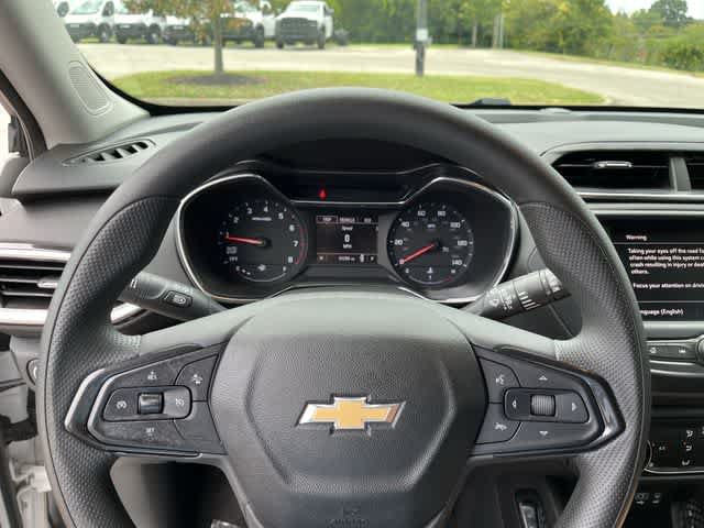 Used 2022 Chevrolet TrailBlazer LT w/ Confidence II Package FWD image 19