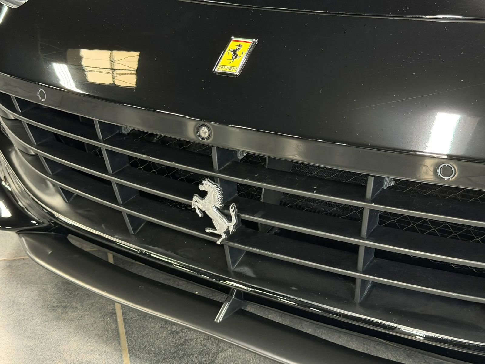 Used 2018 Ferrari GTC4Lusso AWD/4WD image 14