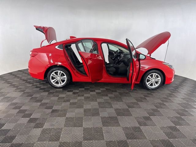 Used 2018 Chevrolet Cruze LT image 15