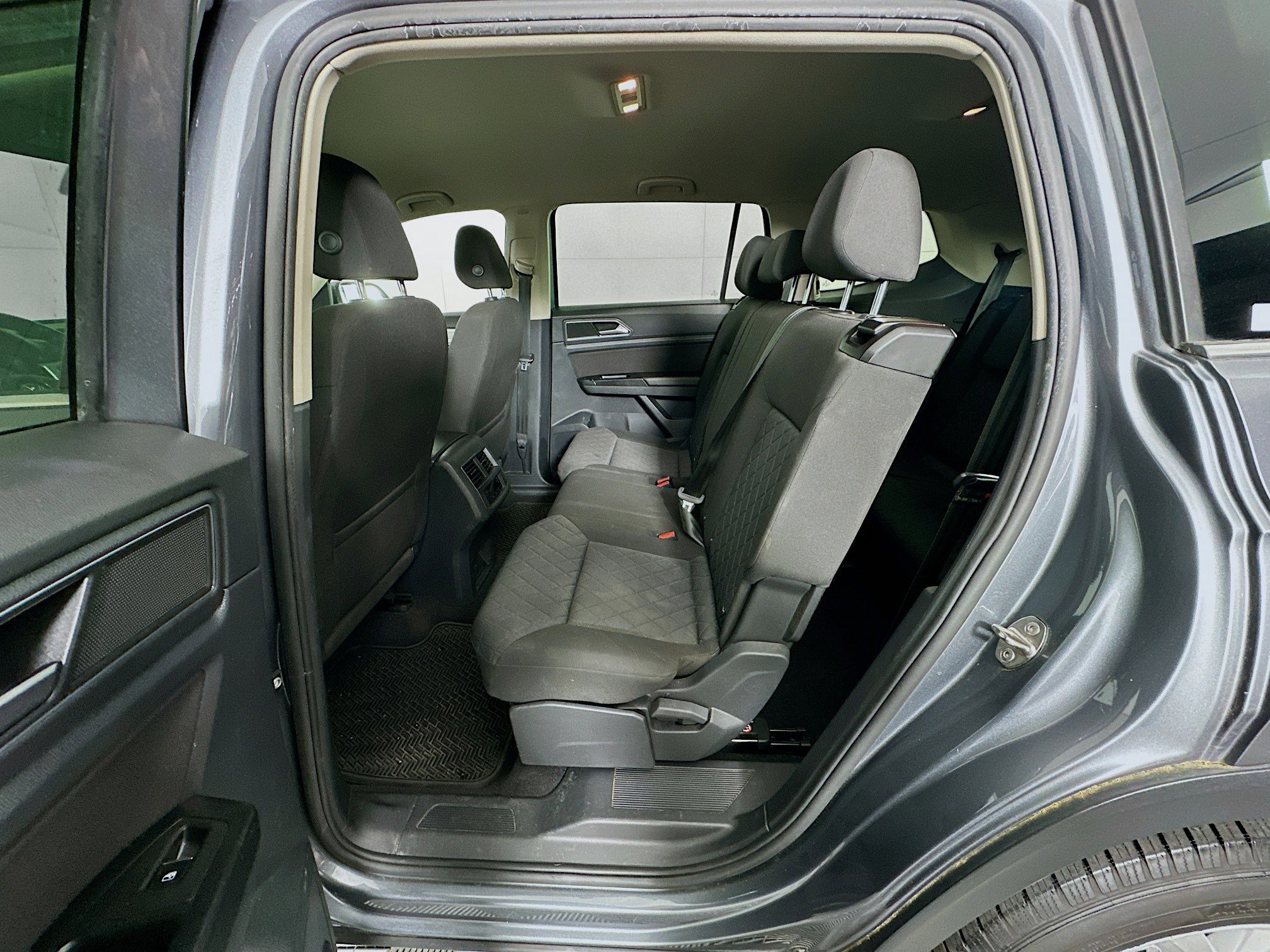 Used 2019 Volkswagen Atlas S w/ Towing Package image 28