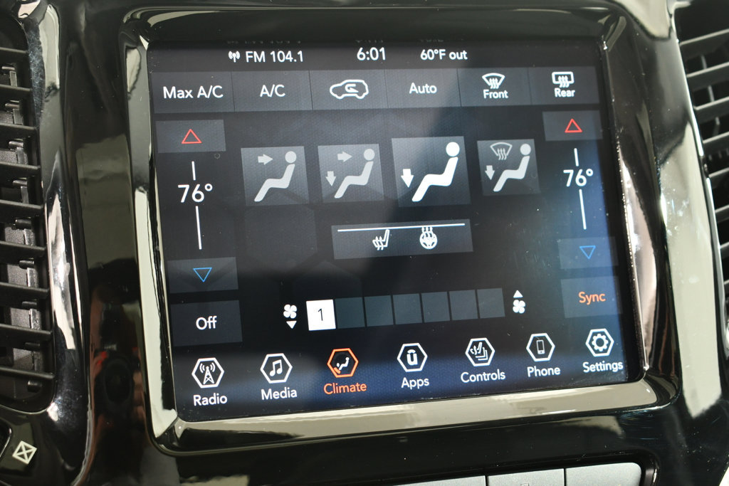 Used 2021 Jeep Cherokee Limited w/ Trailer Tow Group AWD/4WD image 29