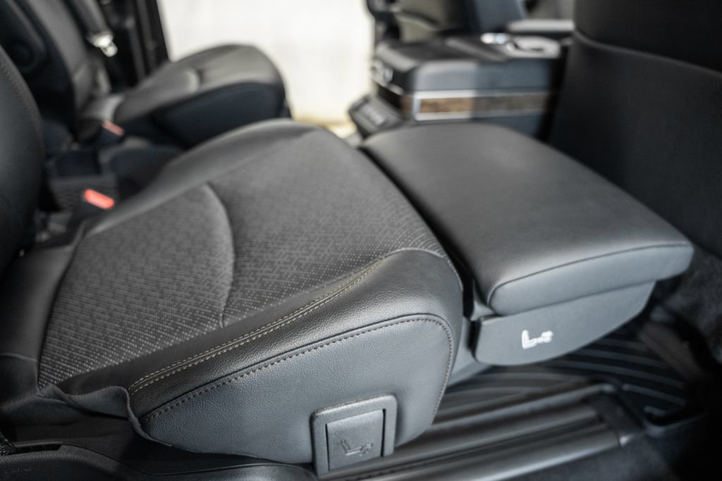 New 2026 Toyota Sienna Platinum AWD/4WD image 33