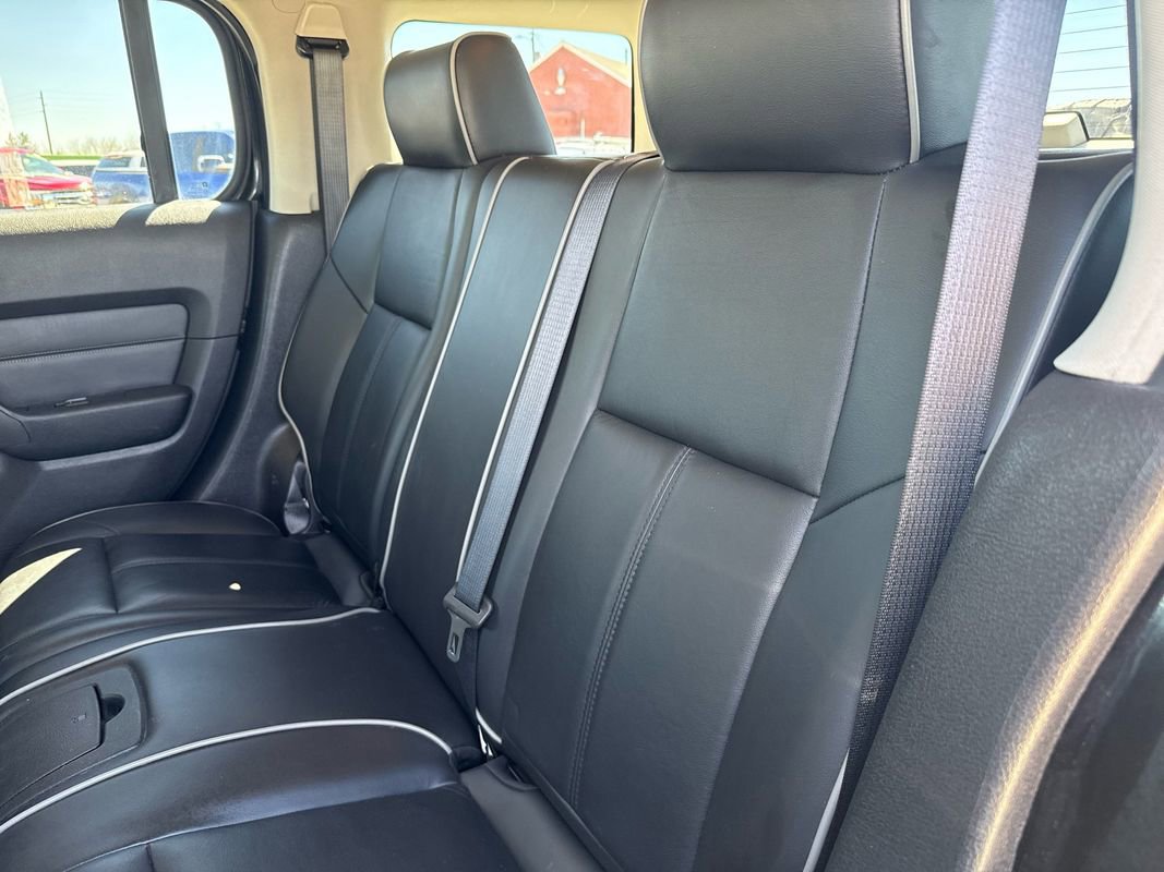 Used 2010 HUMMER H3 Alpha AWD/4WD image 26