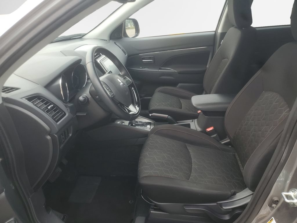 Used 2025 Mitsubishi Outlander Sport AWD image 12